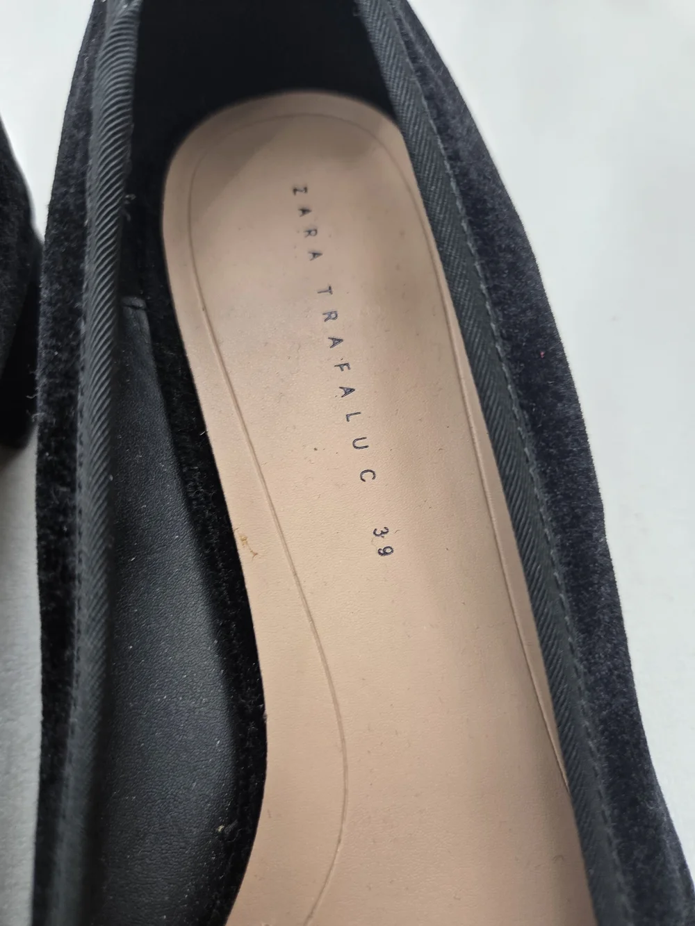 Zara Trafaluc Black Velvet Pearl Bee Embellished Ballet Flats EU 39